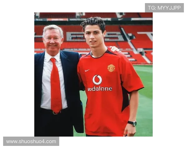 C罗领衔新时代足坛传奇 历经风雨依旧闪耀全球足球舞台 C罗领衔新时代足坛传奇 历经风雨依旧闪耀全球足球舞台