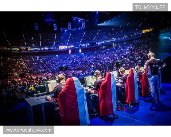 《全球电竞赛事热度激增各大战队争夺年度冠军席位》 《全球电竞赛事热度激增各大战队争夺年度冠军席位》