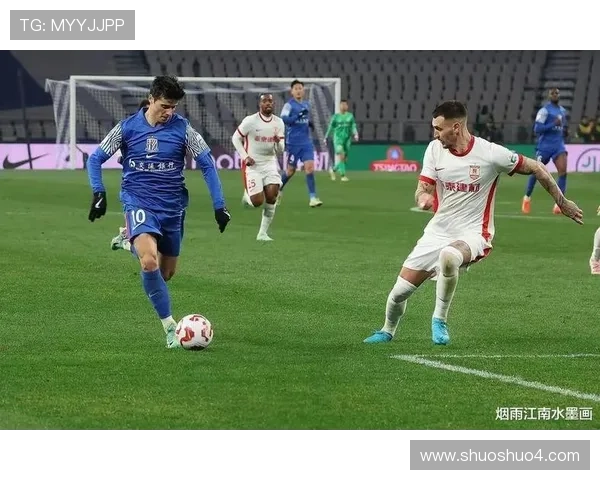 中国足球超级联赛新赛季揭幕战精彩纷呈 本土球员表现抢眼 外援加盟引发热议 中国足球超级联赛新赛季揭幕战精彩纷呈 本土球员表现抢眼 外援加盟引发热议