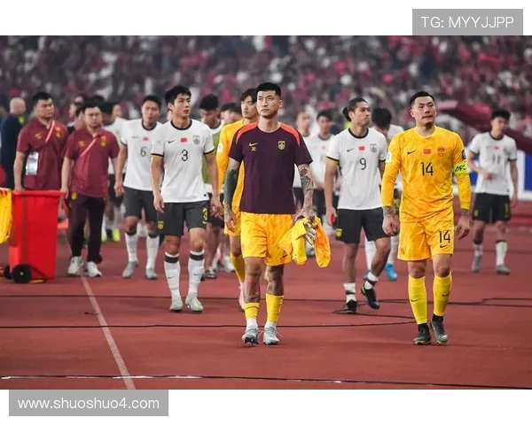 国足逆转取胜引爆全国热潮年轻球员闪耀赛场展现中国足球新希望